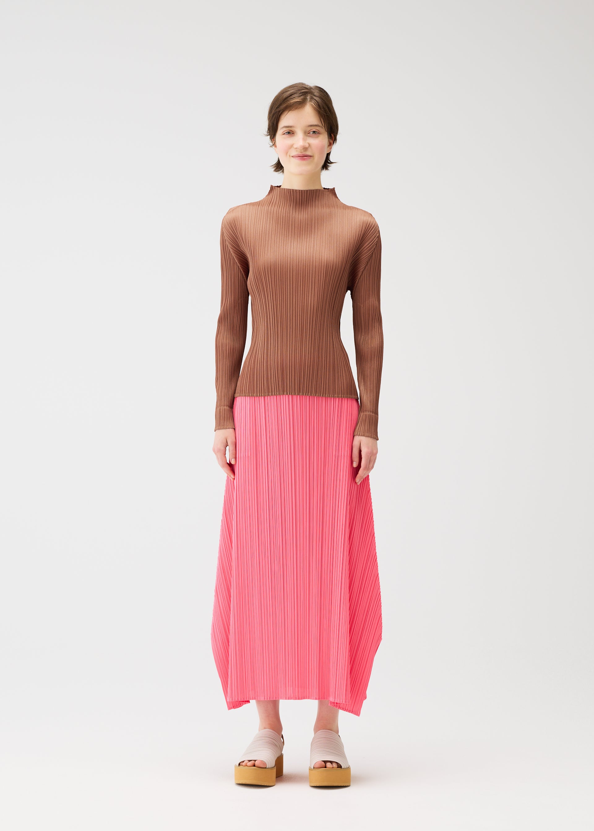 PLEATS PLEASE ISSEY MIYAKE – isseymiyake.com