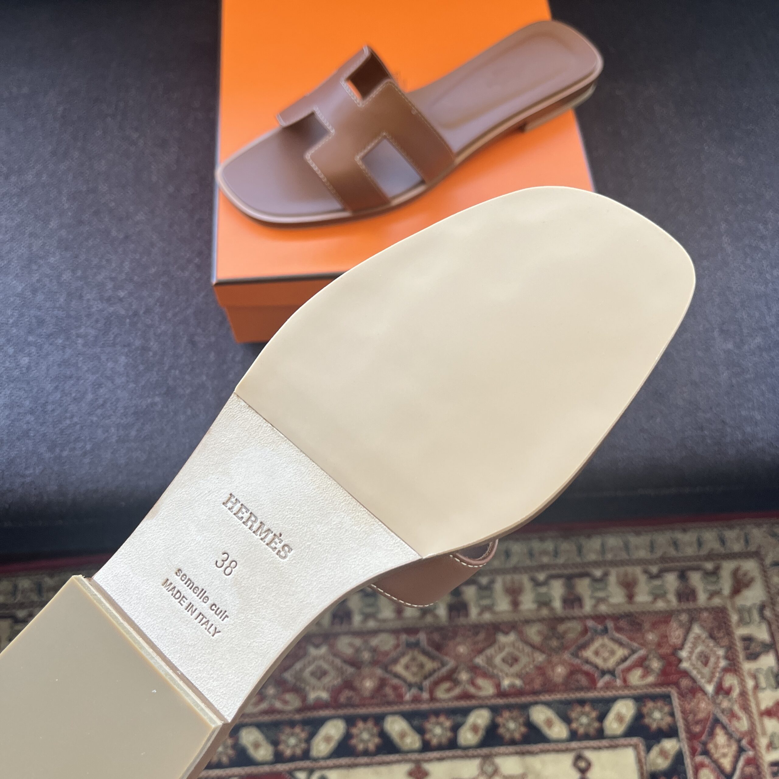 HERMESエルメス サンダル オランの裏張りとカカト補強 | eins-a