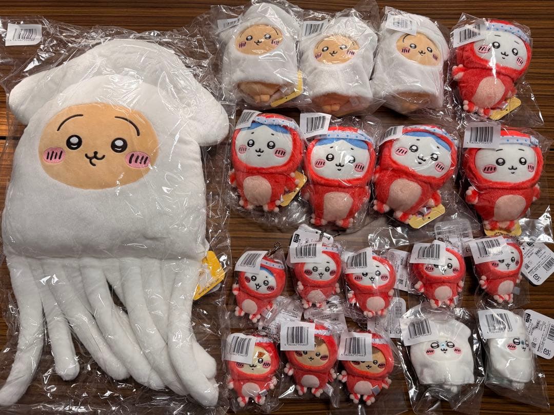 ちいかわ　たこイカくじ　まとめ売り ちいかわ」たこ＆イカになっちゃった…ってコト!? 限定グッズが当たる