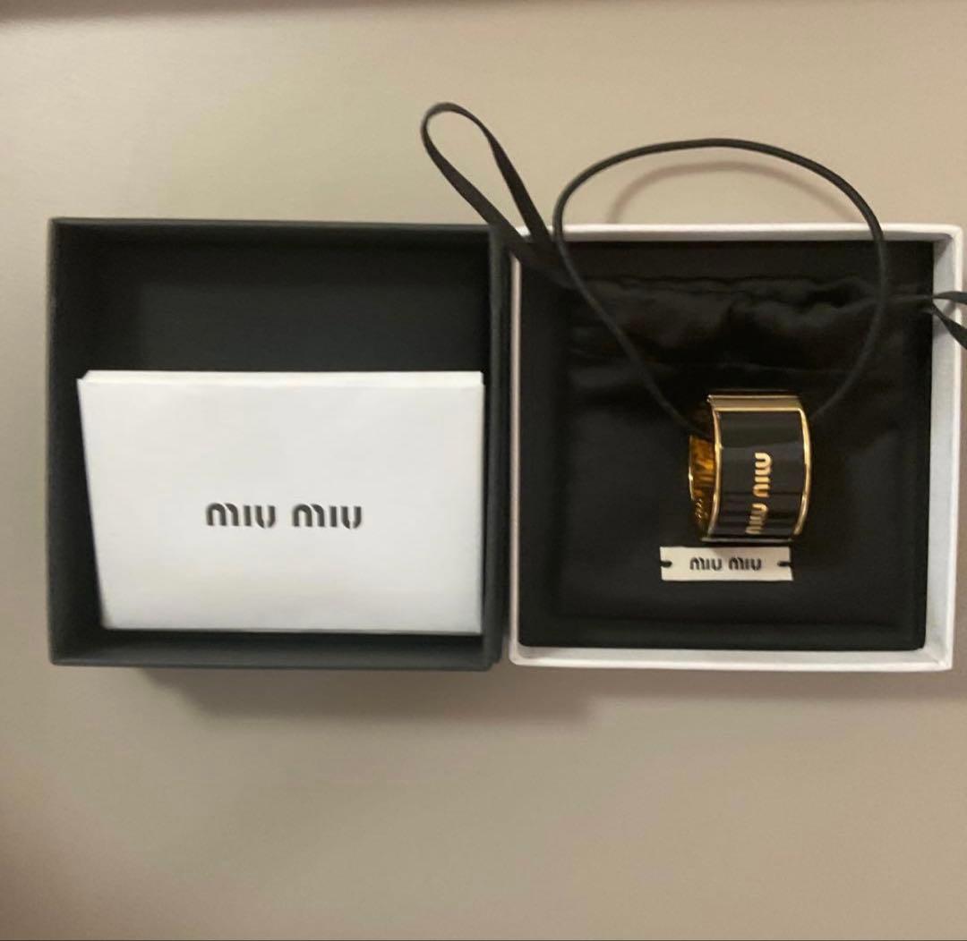 miu miu ヘアゴム ブラック シュシュ ヘアゴム ヘアスタイル ブラック miumiu｜Yahoo!フリマ（旧