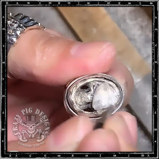 ある日の作業 - 【クリスタルスカルリング】 - CRAZY PIG DESIGNS