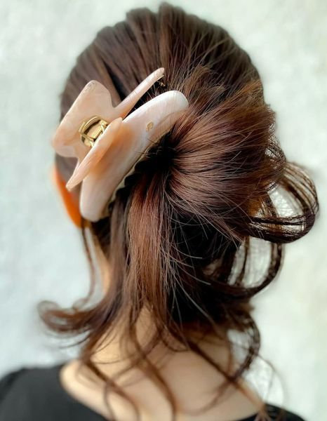 春気分高まる 大人のヘルシーピンクヘアアクセサリー | acca(アッカ